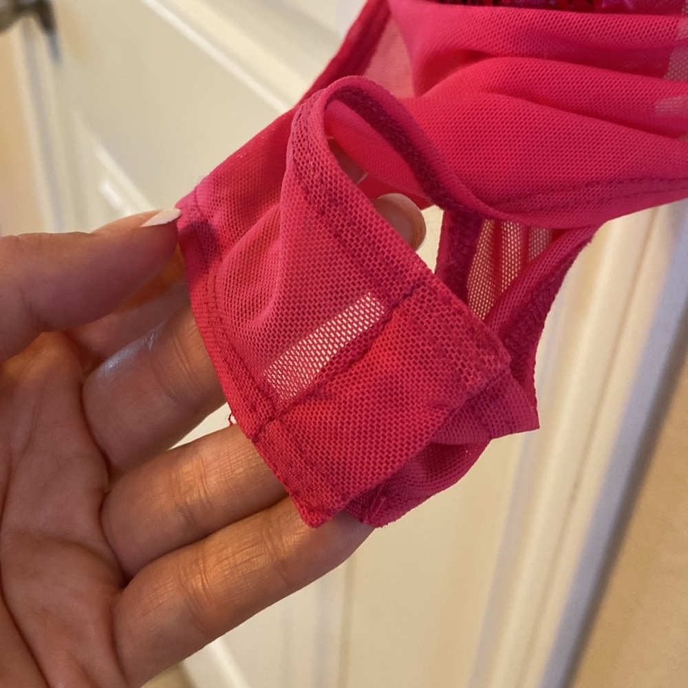 NWT- HOT PINK SEQUIN COWL NECK BODYSUIT SIZE M💕 - Picture 4 of 7